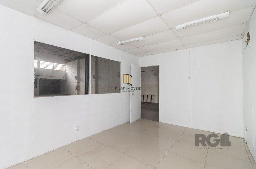 DEPÓSITO EM PETROPOLIS COM 330 M²