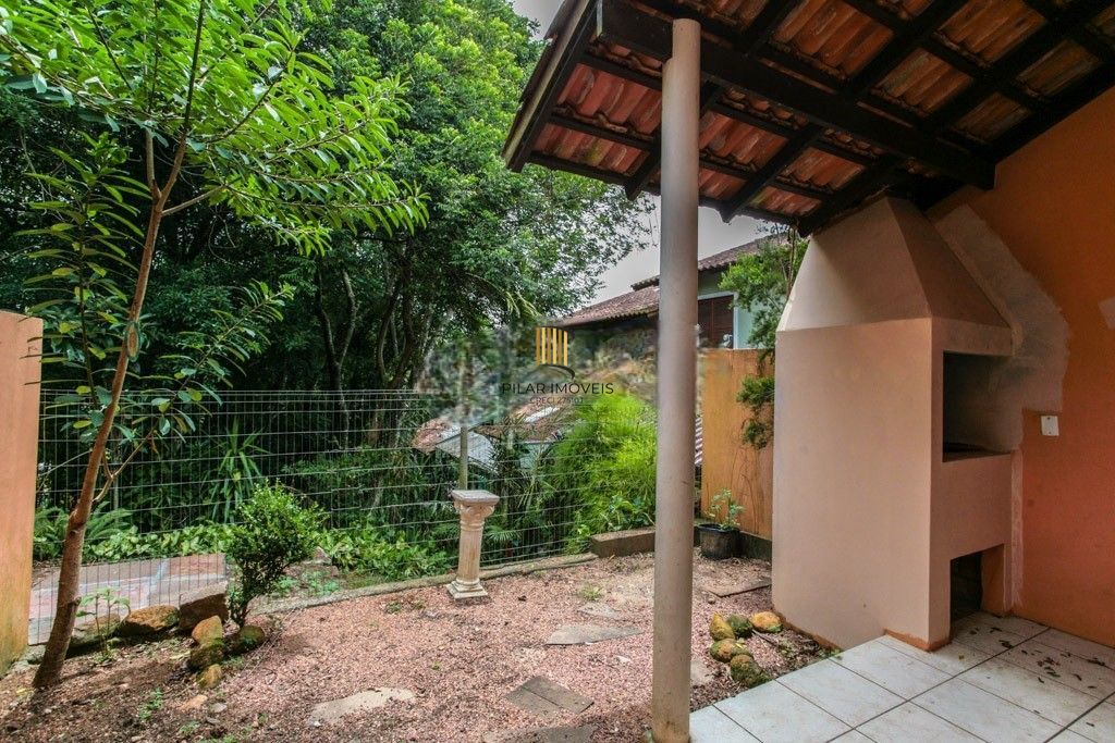 Casa de Condomínio 3 dormitórios no bairro Lomba do Pinheiro