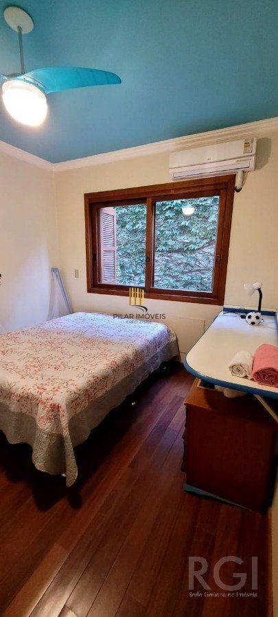 VENDA Casa  em condomínio  com 3 quartos,  suite,   no Bairro Chácara das Pedras,  Porto Alegre RS,  na  rua Monte Alverne. 
