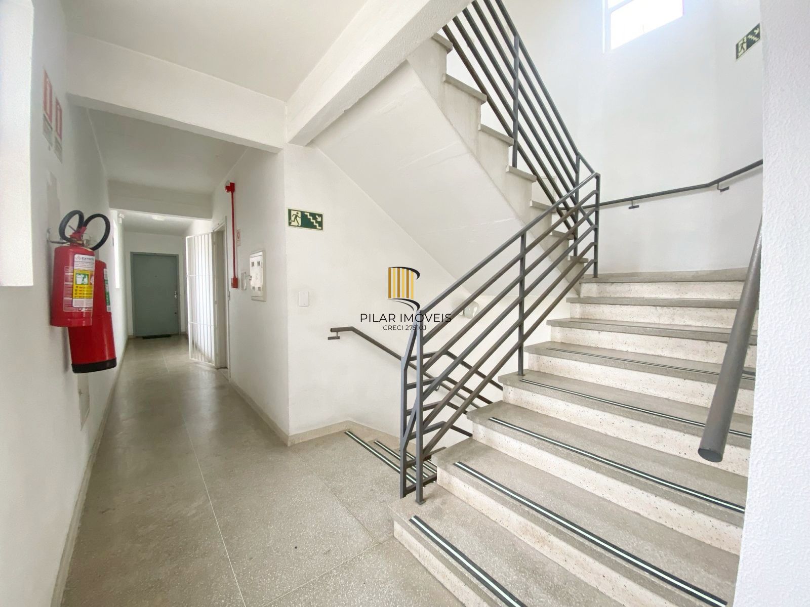 Kitinete34,30m2 priv. Av. Independência,prox.Hospital Sta. Casa