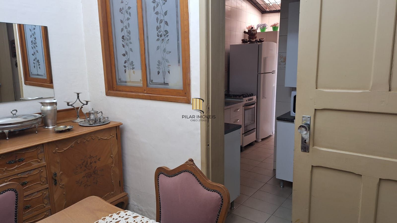 **Apartamento Mobiliado de 3 Quartos à Venda em Porto Alegre, Rio Grande do Sul**