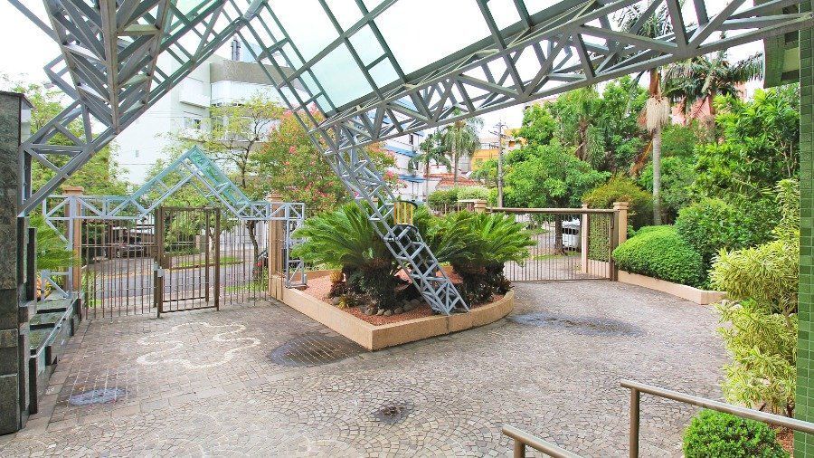 Apartamento para Venda  -  2 dormitórios,  1 suite,  andar alto,  LAREIRA, CHURRASQUEIRA 2 vagas - Petrópolis