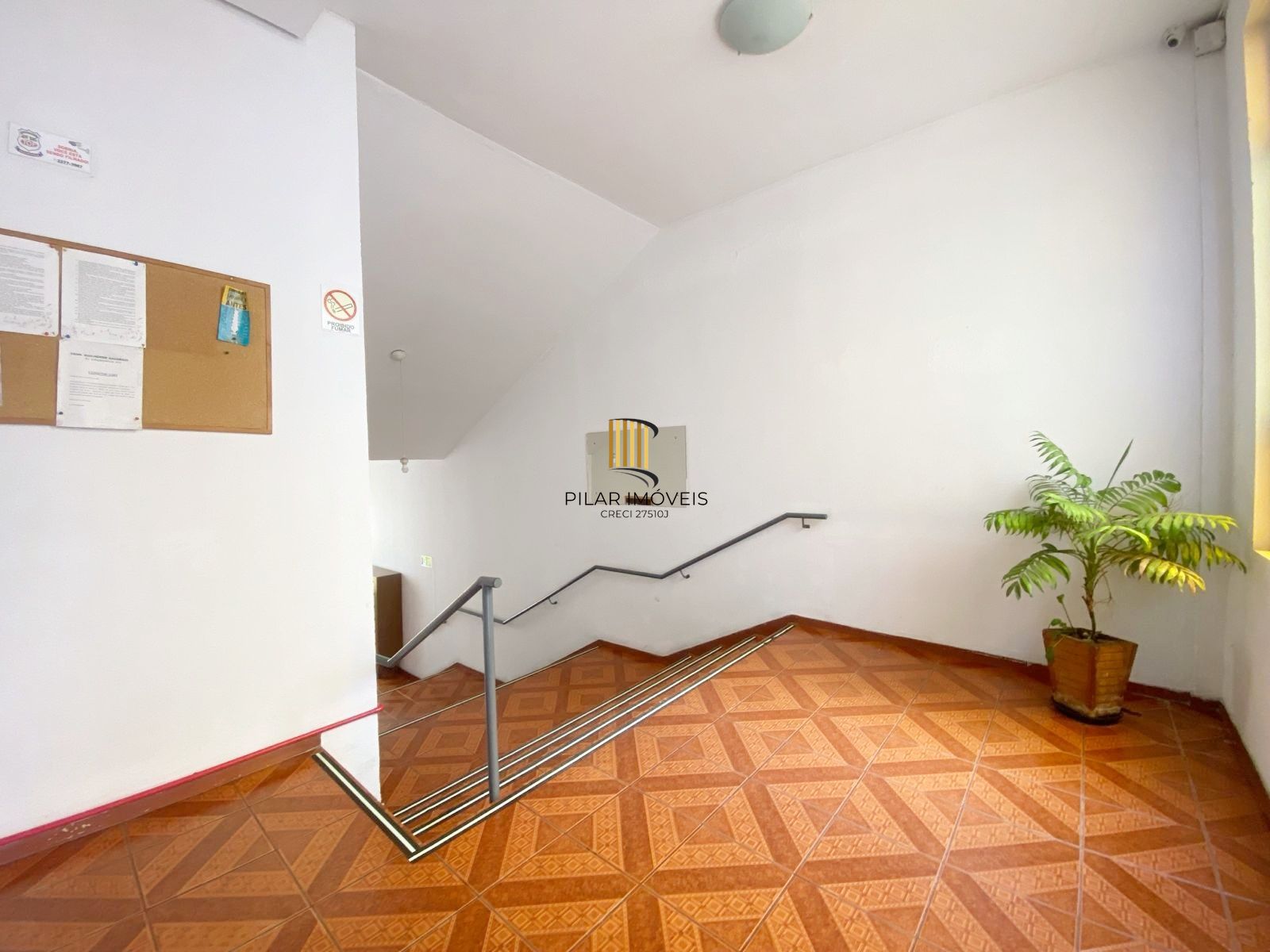 Kitinete34,30m2 priv. Av. Independência,prox.Hospital Sta. Casa