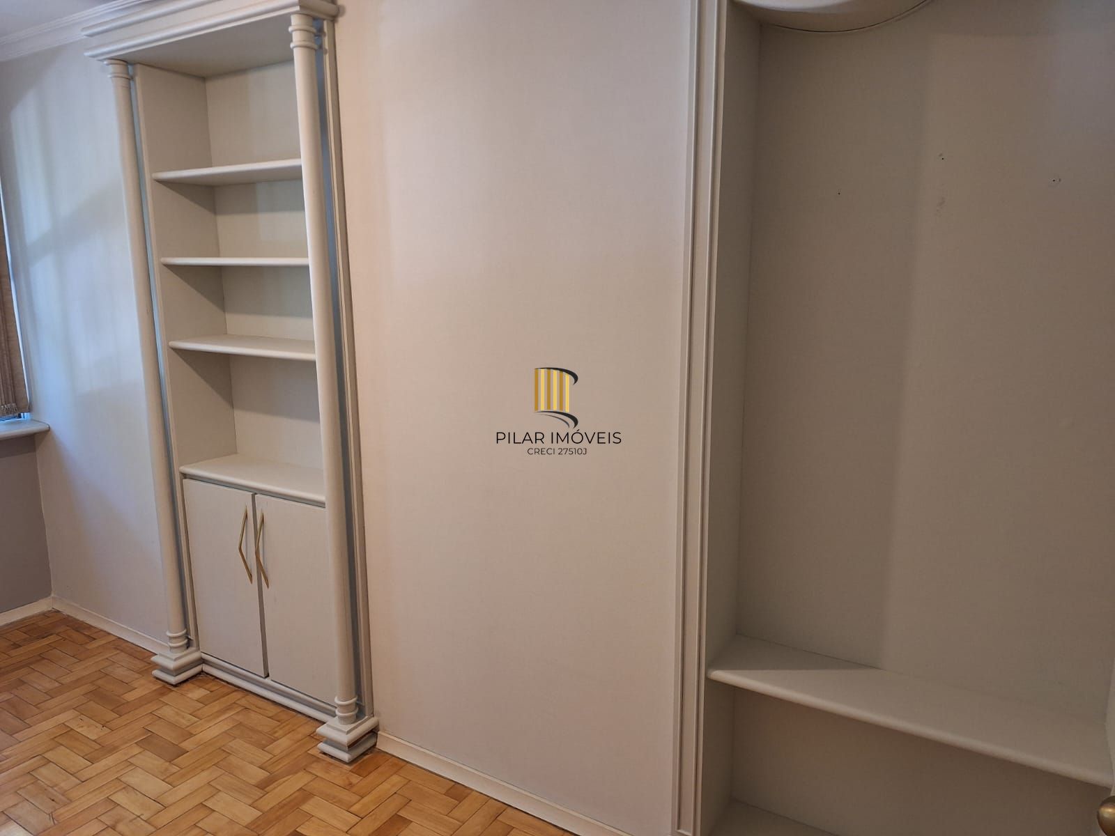 Sala coml. 42,61m2 c/divisórias, Rua Mostardeiro, Independência,R$190 mil