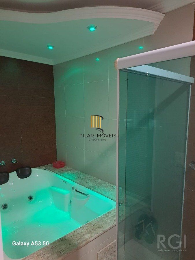 CASA 4 SUITES CONDOMÍNIO FECHADO