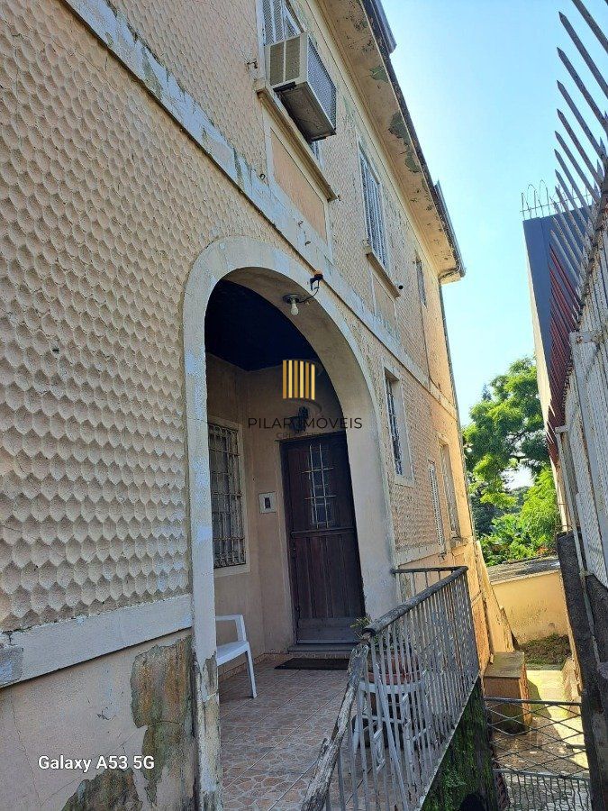 CASA ESTILO SOBRADO COM TERRENO 894 M2