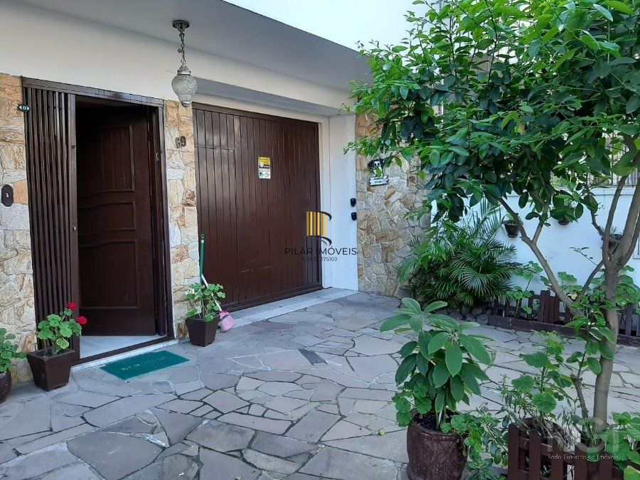 Casa para Venda - 136.6m², 4 dormitórios, 2 vagas - Rio Branco