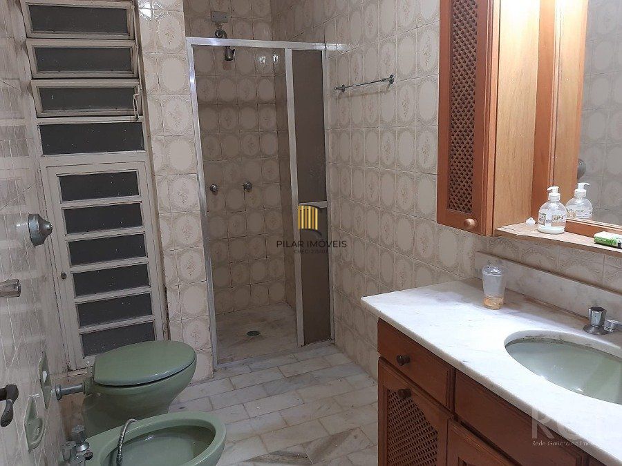 Apartamento para Venda - 103.92m², 3 dormitórios, sendo 1 suites, 1 vaga - Petrópolis