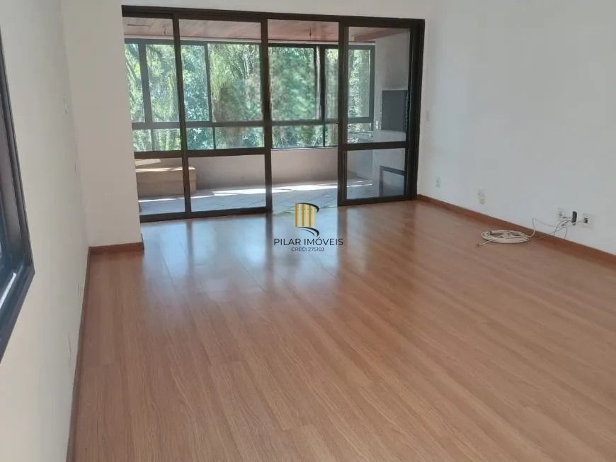 VENDA apartamento de 3 dormitórios, no bairro Moinhos de Vento, com 158 m² de área privativa