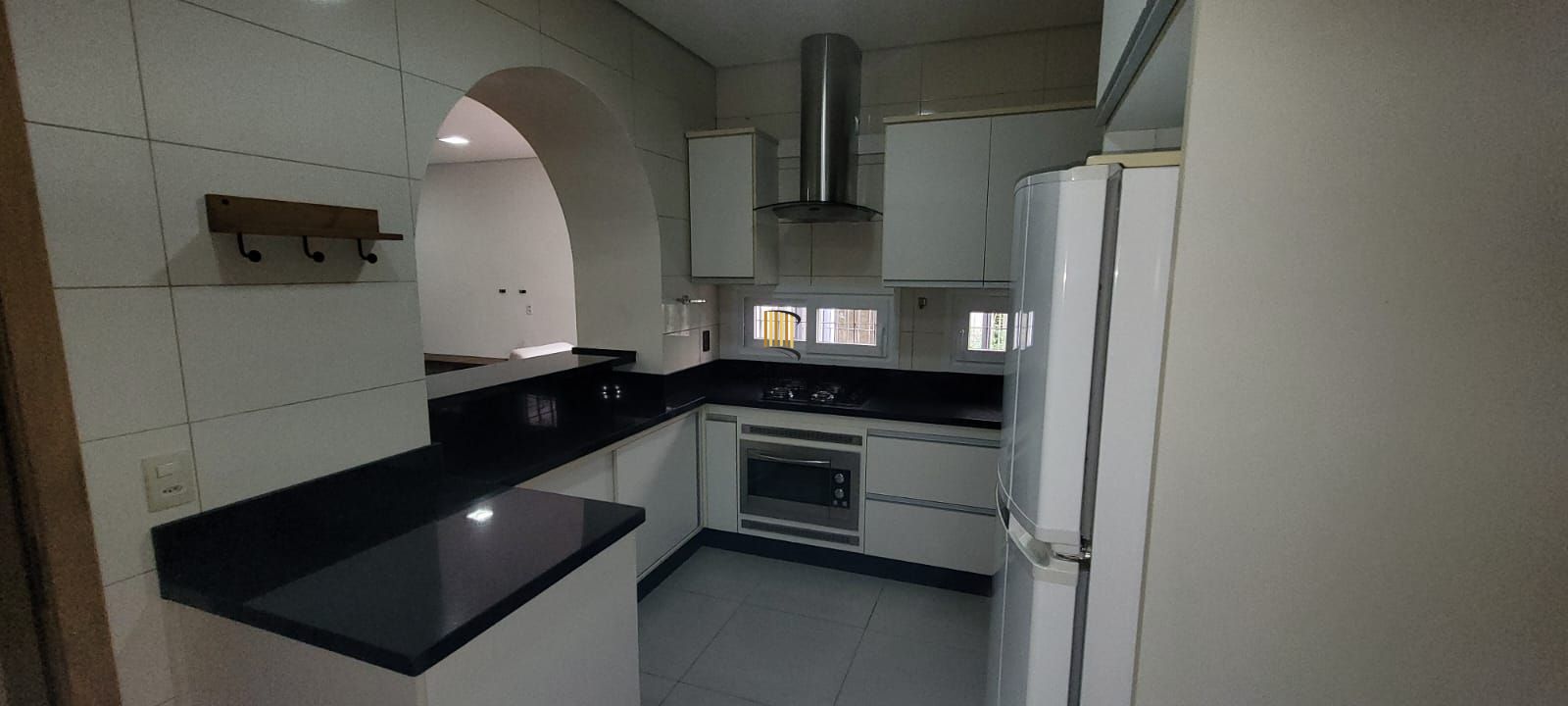 Casa 4 quartos reformada na Rua Andre Poente, residencial com potencial para comercial Próximo Hospital Moinhos de Vento