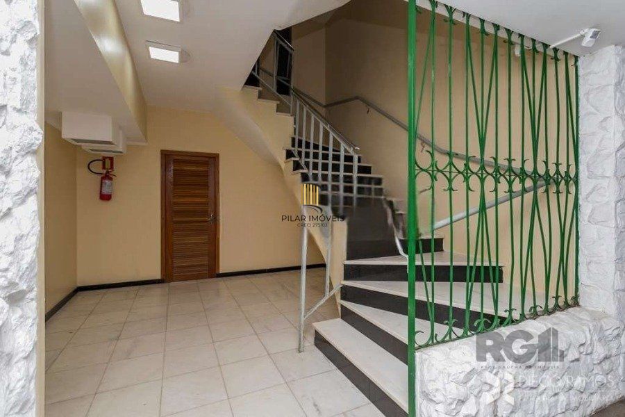Apartamento no bairro Auxiliadora de 3 dormitórios e vaga