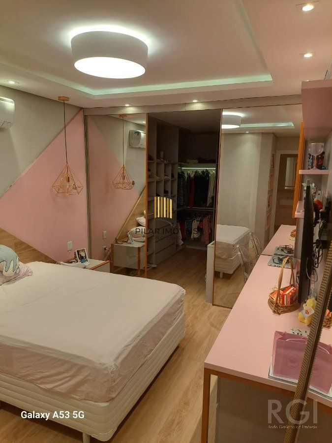 CASA 4 SUITES CONDOMÍNIO FECHADO