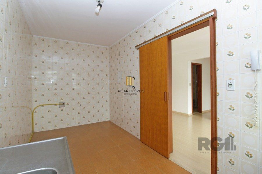Apartamento a venda de 2 dormitórios na Rua Santa Cecilia Porto Alegre