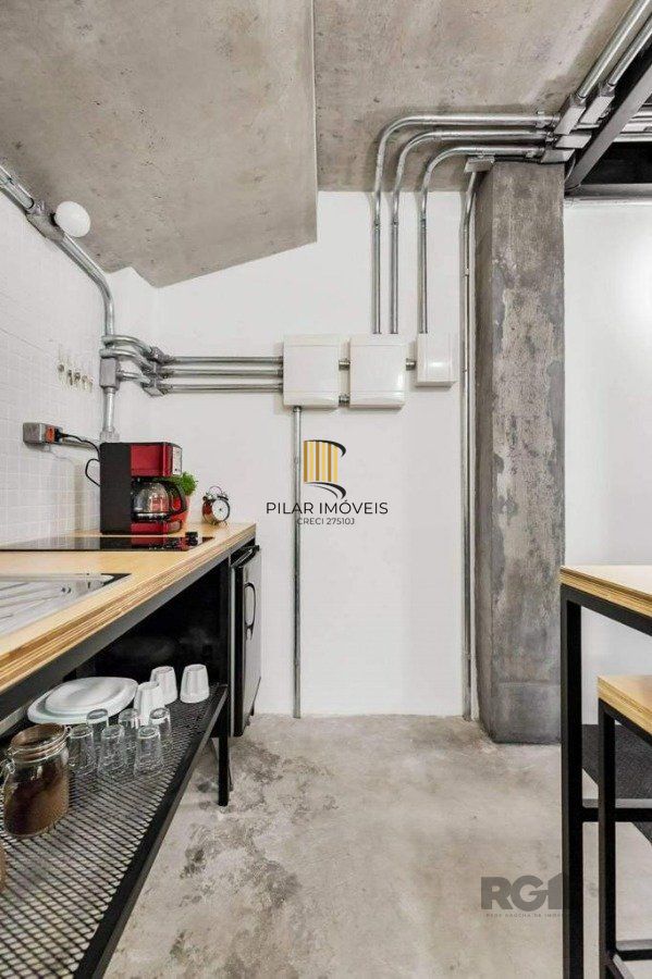 Prédio Comercial de Design Contemporâneo na Rua Coronel Fernando Machado, no Centro de Porto Alegre
