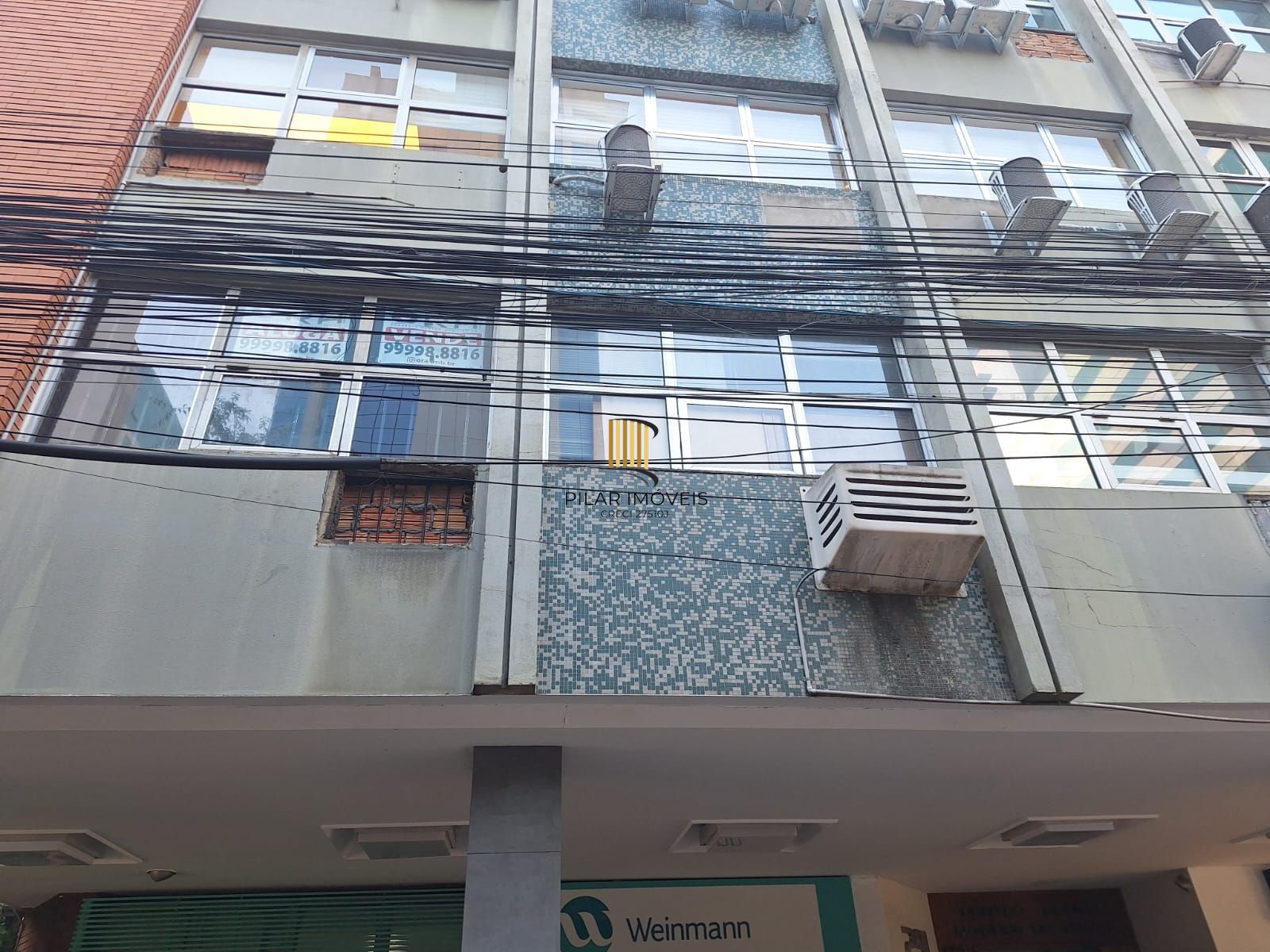 Sala coml. 42,61m2 c/divisórias, Rua Mostardeiro, Independência,R$190 mil