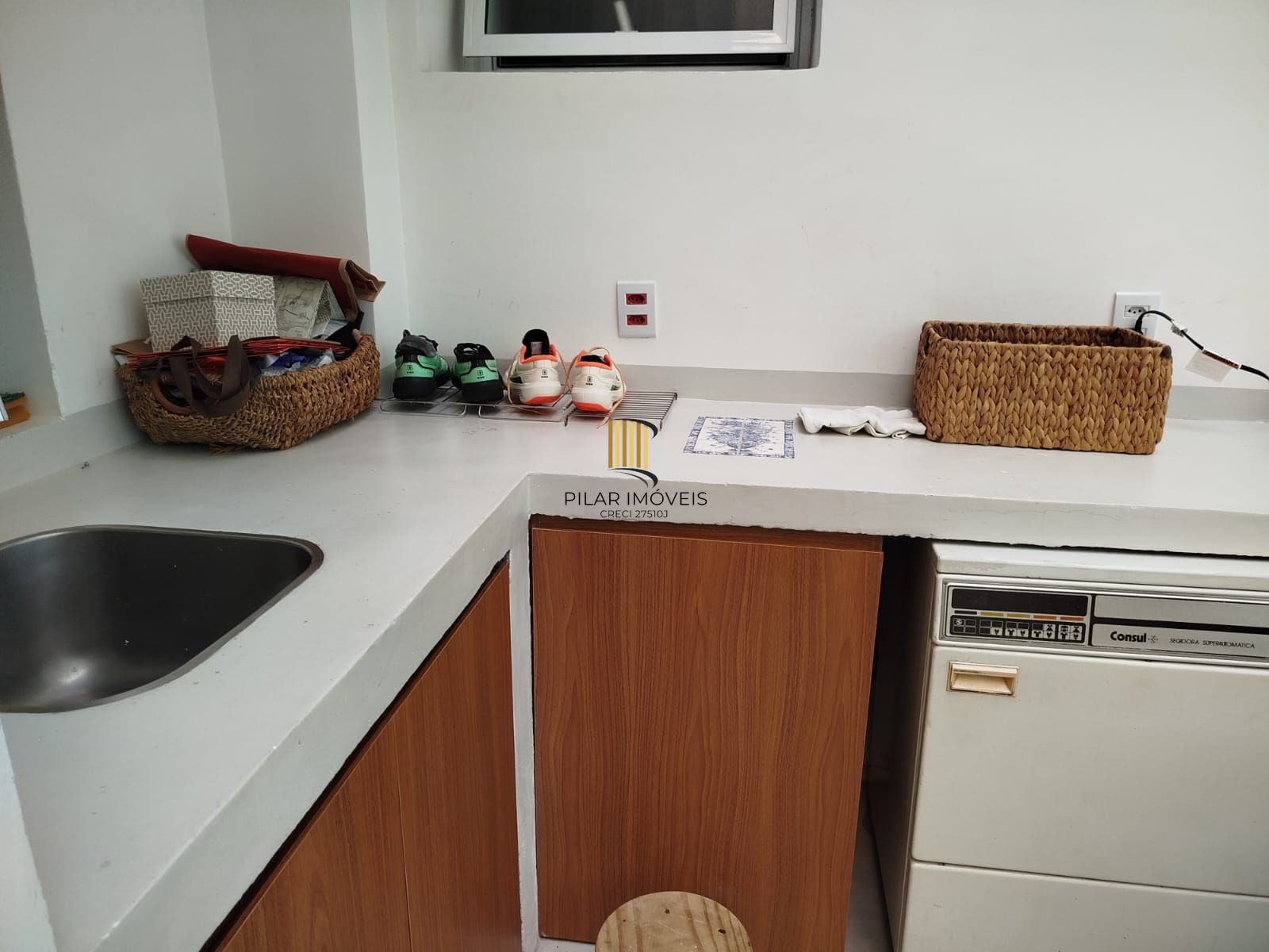 Venda Apartamento  03 dormitórios, transformados em 02, sendo um deles suíte Moinhos de vento Porto Alegre