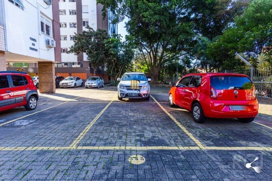 Apartamento com 1 dormitório Garagem e Elevador à venda na Boa Vista Porto Alegre RS