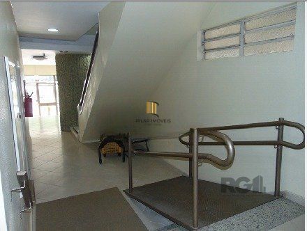 Ampla apartamento 3 dormitorios,living 2 ambientes na Cidade Baixa, com 2 garagem,