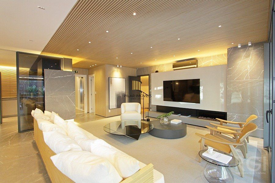 Apartamento para Venda - 230m², 3 dormitórios, sendo 3 suites, 3 vagas - Petrópolis