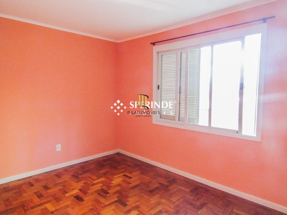 Apartamento de 01 dorm com sacada e cozinha e banheiro reformados