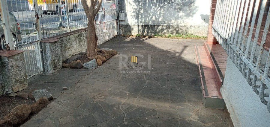 Casa para Venda - 200m², 4 dormitórios, 4 vagas - Medianeira