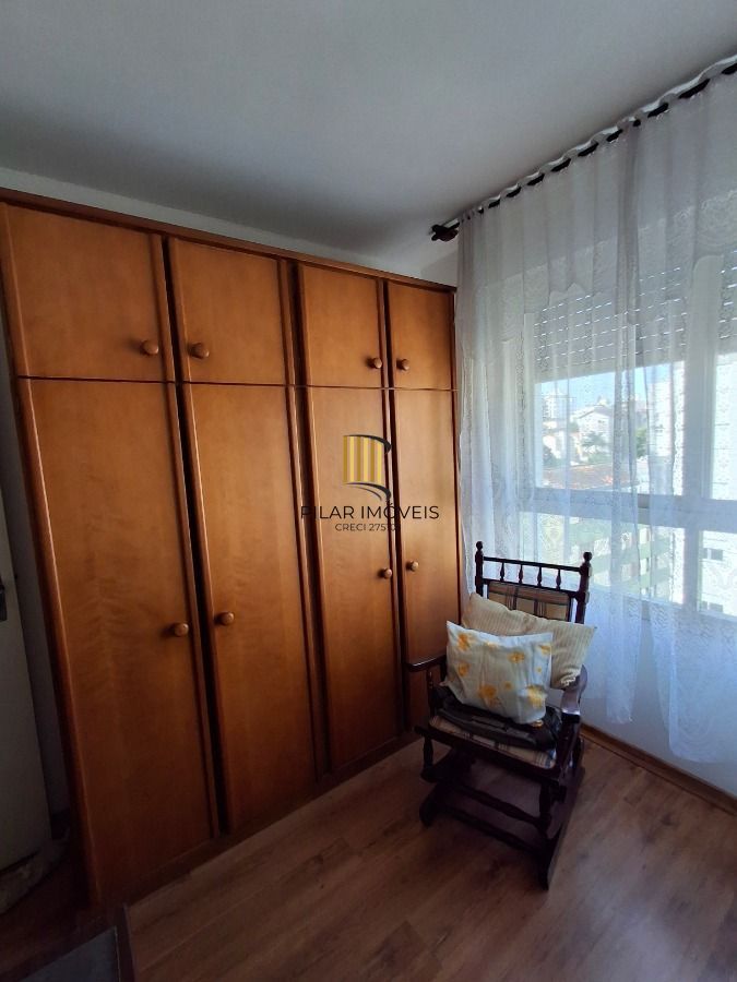 Apartamento de 2 dormitórios 76,90 m² de área privativa, com living para 2 ambientes com piso em tabuão
