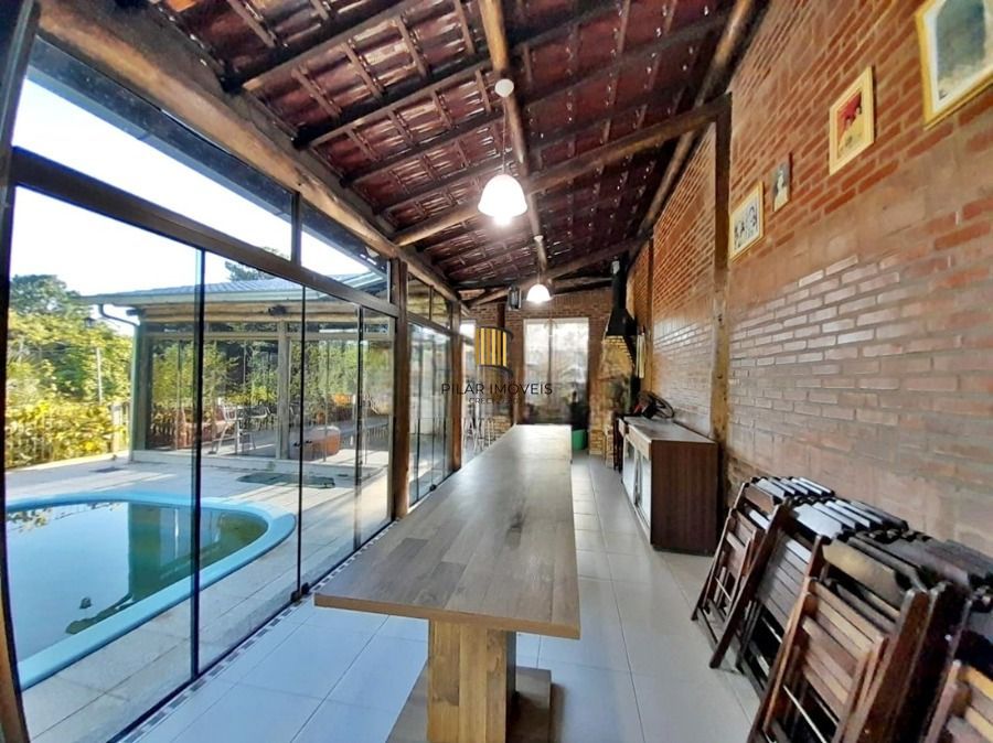 Casa 5 dormitórios no bairro Vila Nova