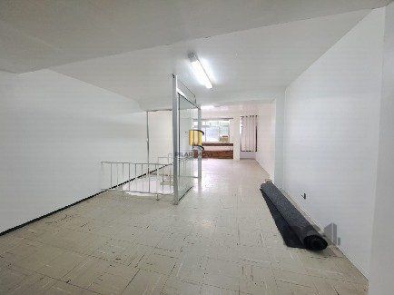 Loja Comercial na Rua Duque de Caxias - Centro Histórico, com 130,00m² privativos,