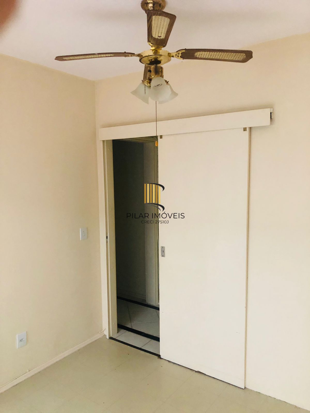 Apto. 59,82 m2 02 dorms. com sacadas, a.serv. amplo living, na Lucas de Oliveira, Petrop.