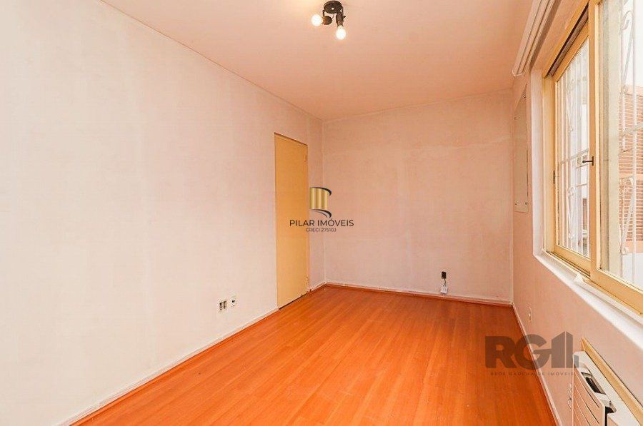 Apartamento de 2 Dormitórios no bairro Auxiliadora, próximo a Plínio Brasil Milano ,  com 1 vaga,