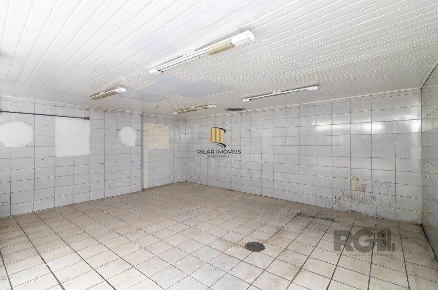DEPÓSITO EM PETROPOLIS COM 330 M²