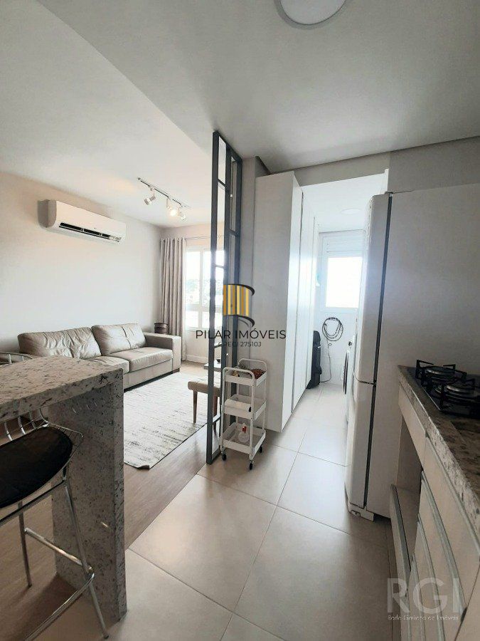 APARTAMENTO  VENDA de  2 dormitórios, suíte,  Medianeira,  1 vaga de garagem escriturada