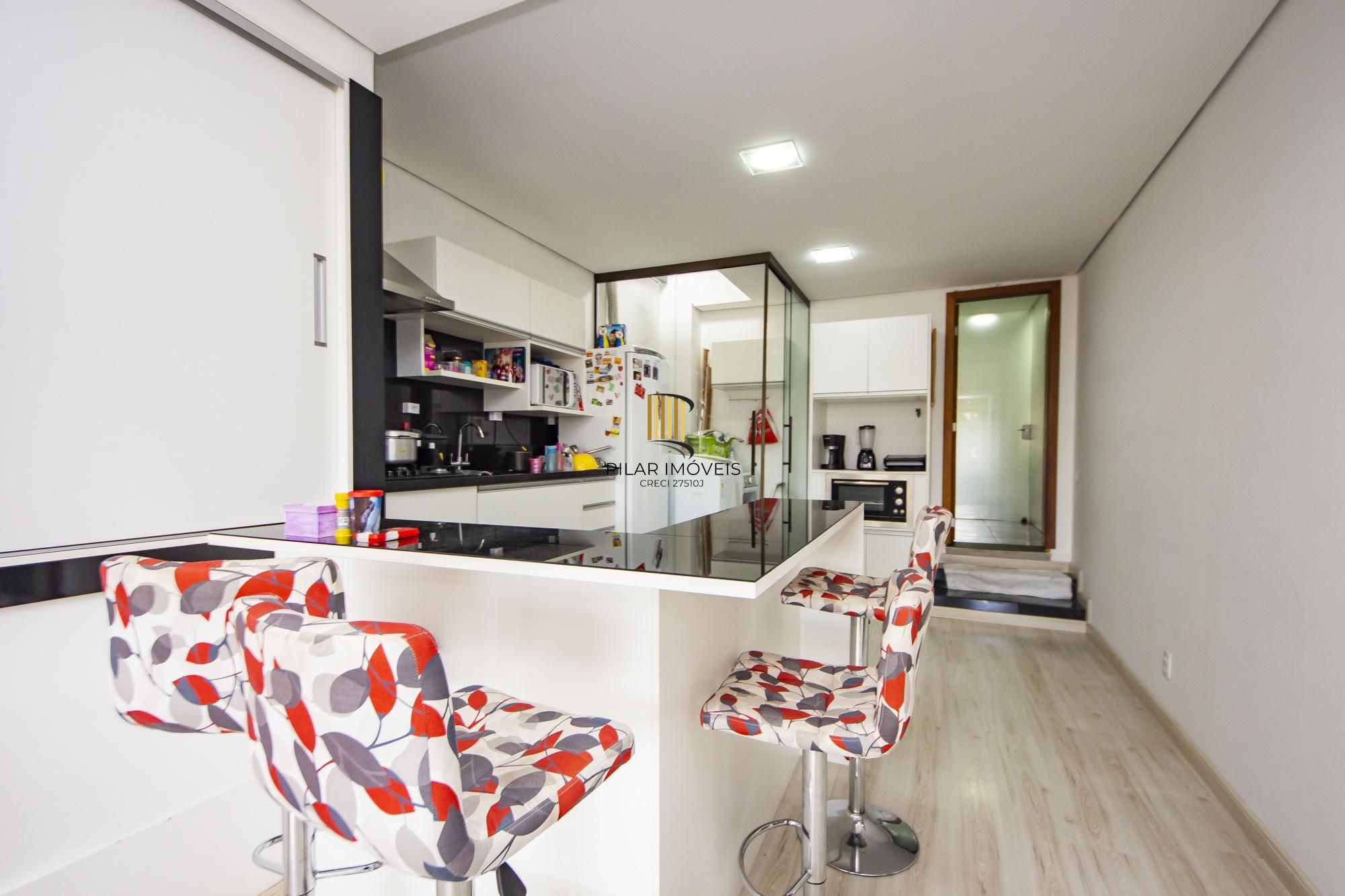 casa de rua com piscina