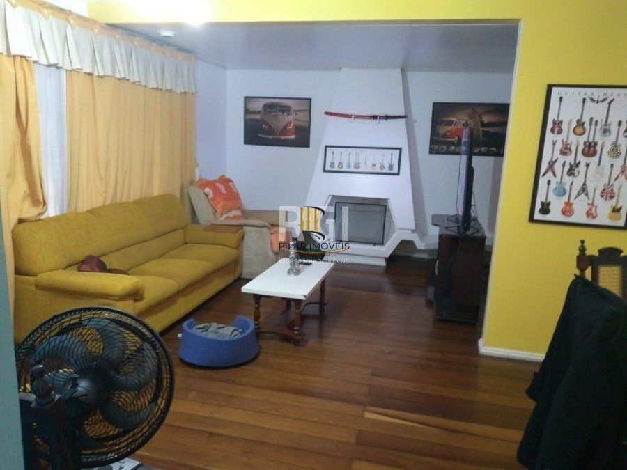 Casa 3 dormitórios no bairro Jardim do Salso