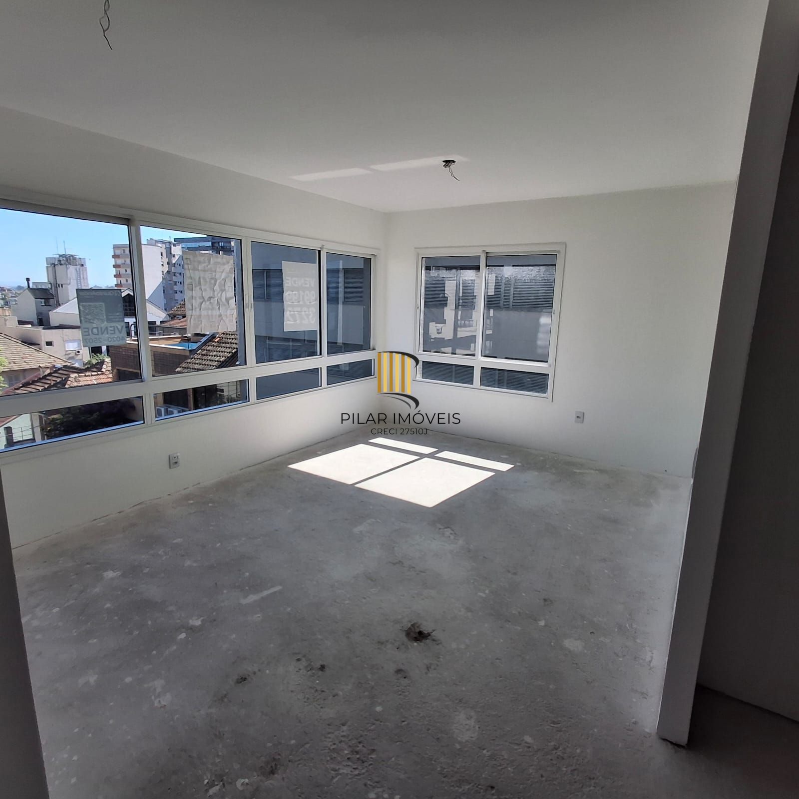 Apartamento para Venda - 69.96m², 2 dormitórios, sendo 2 suites, 1 vaga - Moinhos de Vento