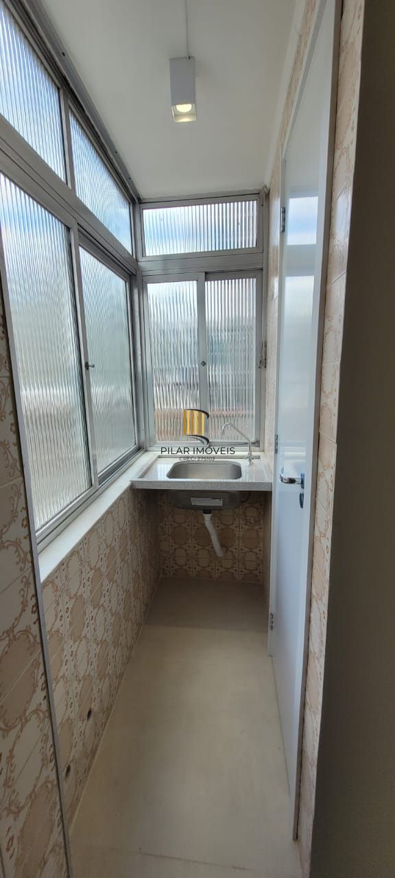 Venda apartamento totalmente reformado, 3 dormitórios living amplo, ótima iluminação, lareira ecológica, centro histórico