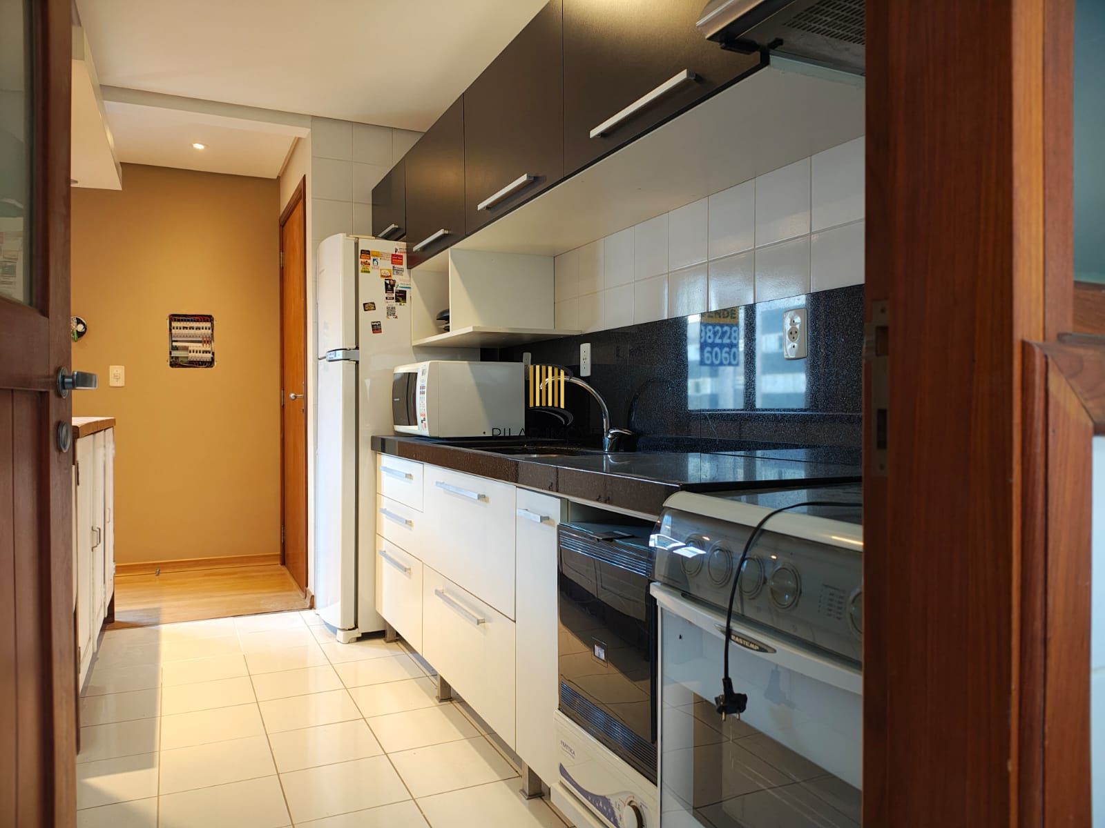 Apartamento Av Guaporé, 2 dormitórios, 2 vagas, churrasqueira