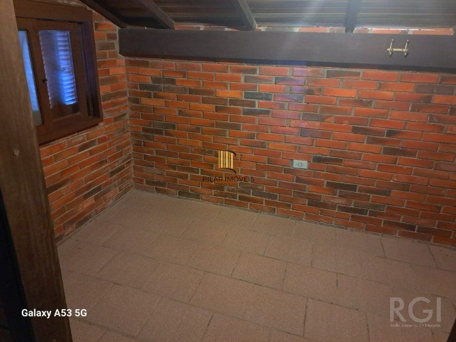Casa para Venda - 248.88m², 3 dormitórios, sendo 4 suites, 2 vagas - Centro