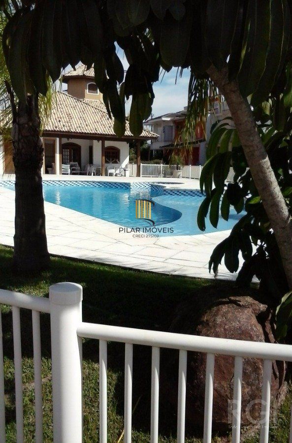 CASA 4 SUITES CONDOMÍNIO FECHADO
