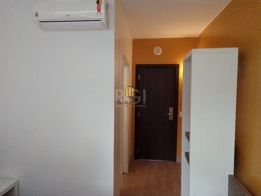 Apartamento para Venda - 25m², 1 dormitório, 1 vaga - Colina