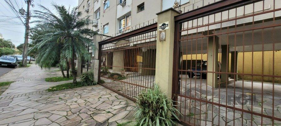 Apartamento com 2 dormitórios  churrasqueira 1 vaga bairro Santana - Porto Alegre, área de 60 m²
