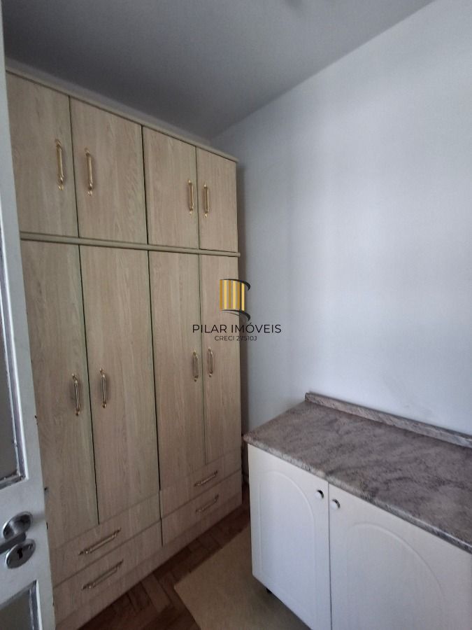 Apartamento de 2 dormitórios 76,90 m² de área privativa, com living para 2 ambientes com piso em tabuão