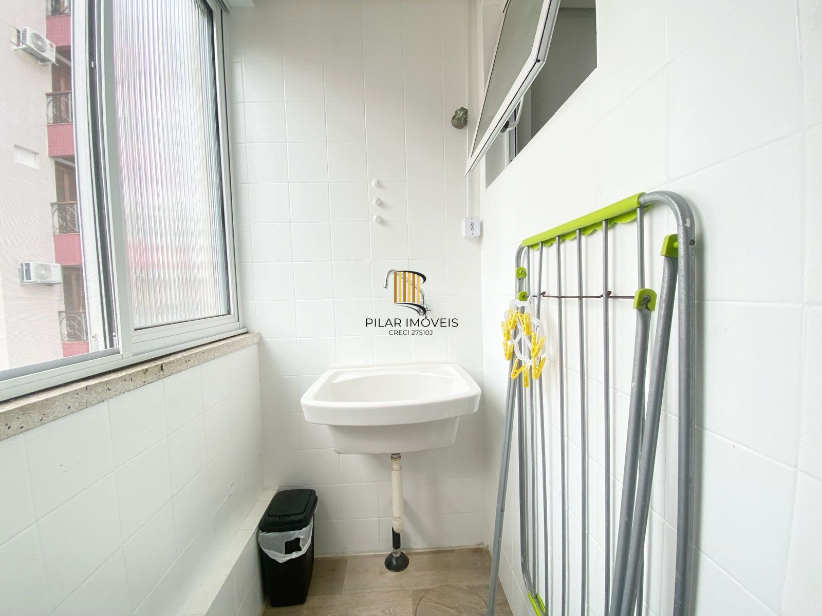 Kitinete34,30m2 priv. Av. Independência,prox.Hospital Sta. Casa