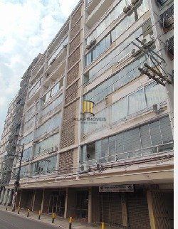 Ampla apartamento 3 dormitorios,living 2 ambientes na Cidade Baixa, com 2 garagem,