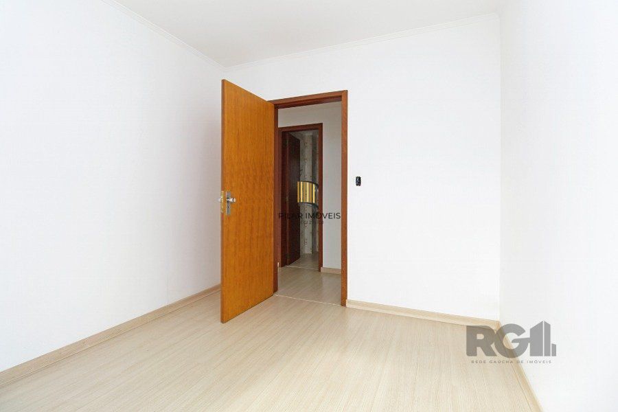 Apartamento a venda de 2 dormitórios na Rua Santa Cecilia Porto Alegre
