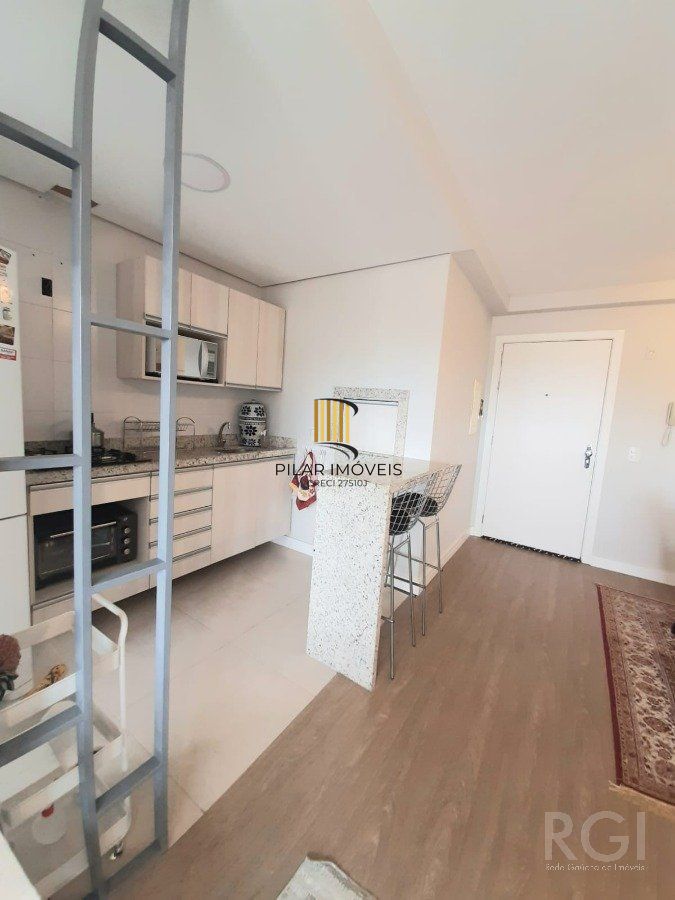 APARTAMENTO  VENDA de  2 dormitórios, suíte,  Medianeira,  1 vaga de garagem escriturada