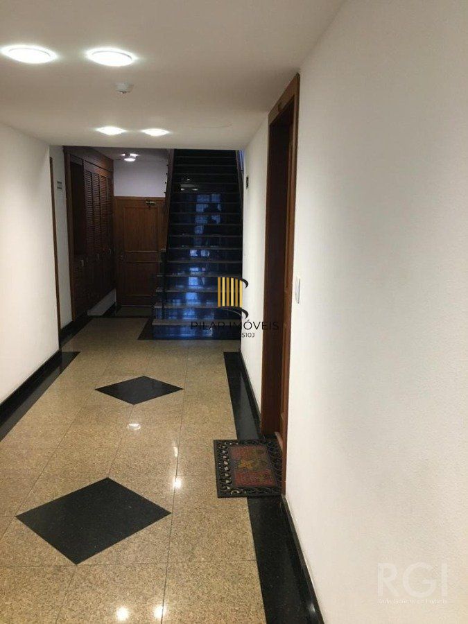 Apartamento para Venda - 83.65m²,3 quartos, sendo 1 suites, 1 vaga - Menino Deus