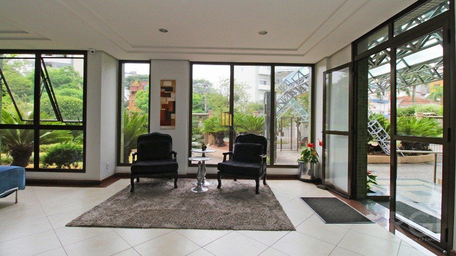 Apartamento para Venda  -  2 dormitórios,  1 suite,  andar alto,  LAREIRA, CHURRASQUEIRA 2 vagas - Petrópolis