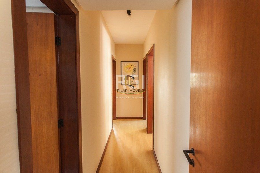 Apartamento para Venda - 122m², 3 dormitórios, 2 vagas - Petrópolis