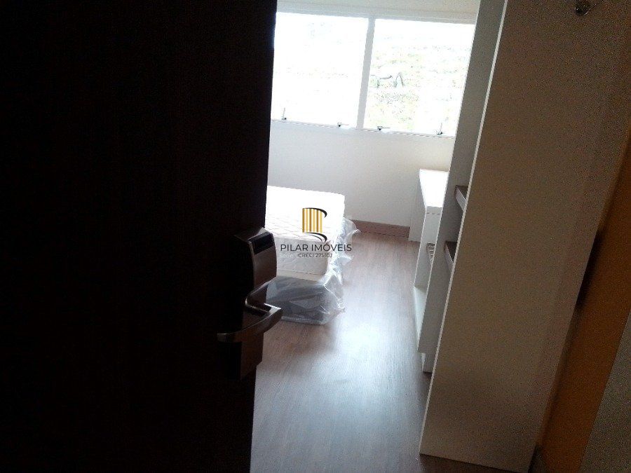 Apartamento para Venda - 25m², 1 dormitório, 1 vaga - Colina